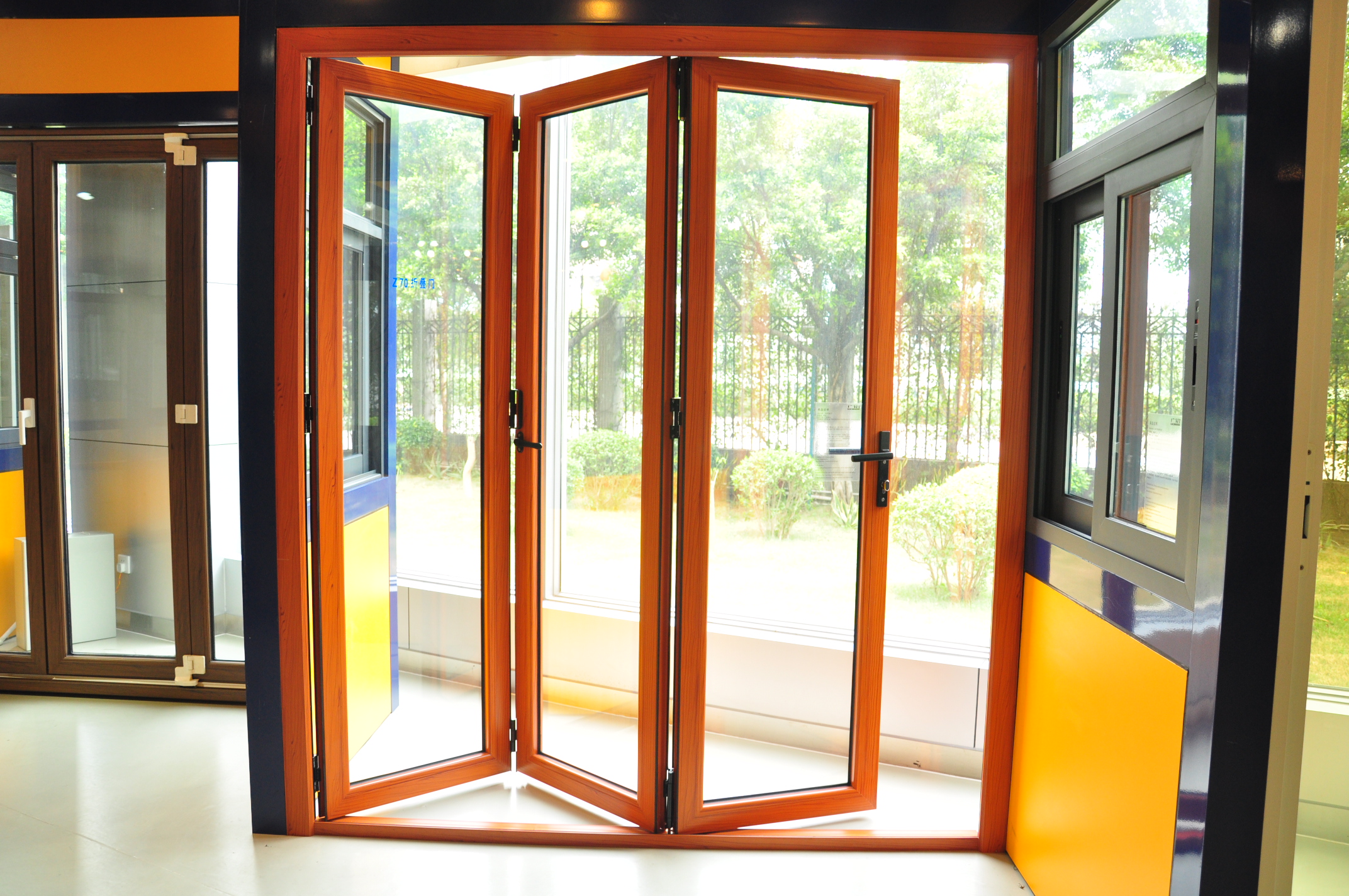 Portes pliantes en aluminium